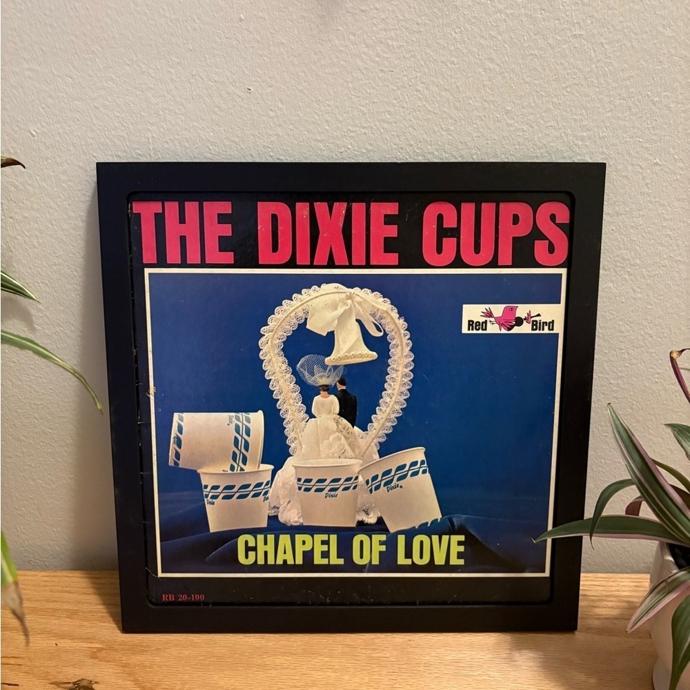Amazing (framed) vintage album cover, chapel of love by the dixie cups ❤️